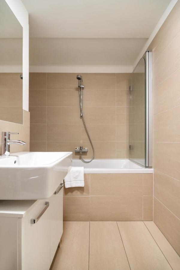 Quiet And Cozy Apartment Next To Mariahilfer Strasse And Naschmarkt With Ac, Minimum 30 Nights Vienna Exterior photo
