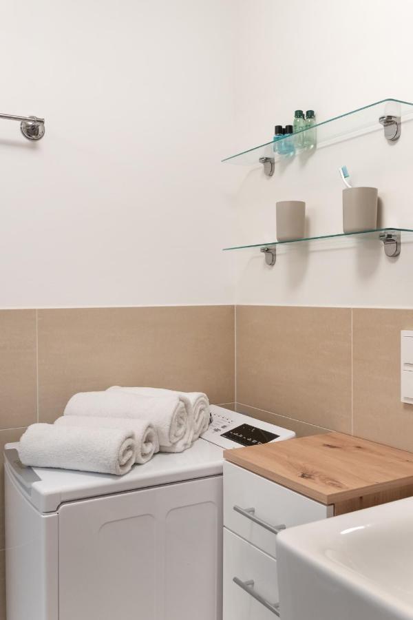 Quiet And Cozy Apartment Next To Mariahilfer Strasse And Naschmarkt With Ac, Minimum 30 Nights Vienna Exterior photo
